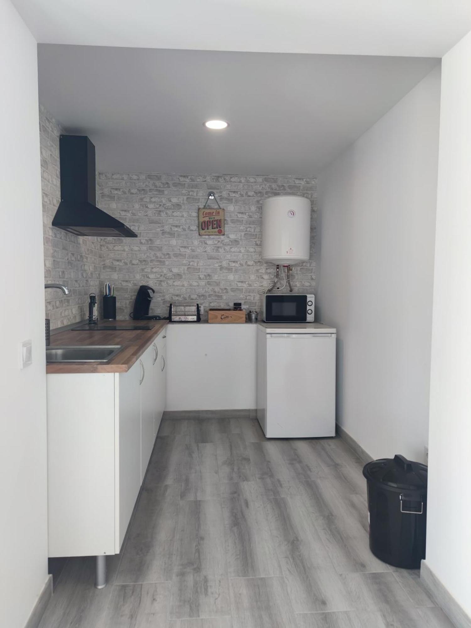 Planta Independiente En Villa Primavera ミハス エクステリア 写真