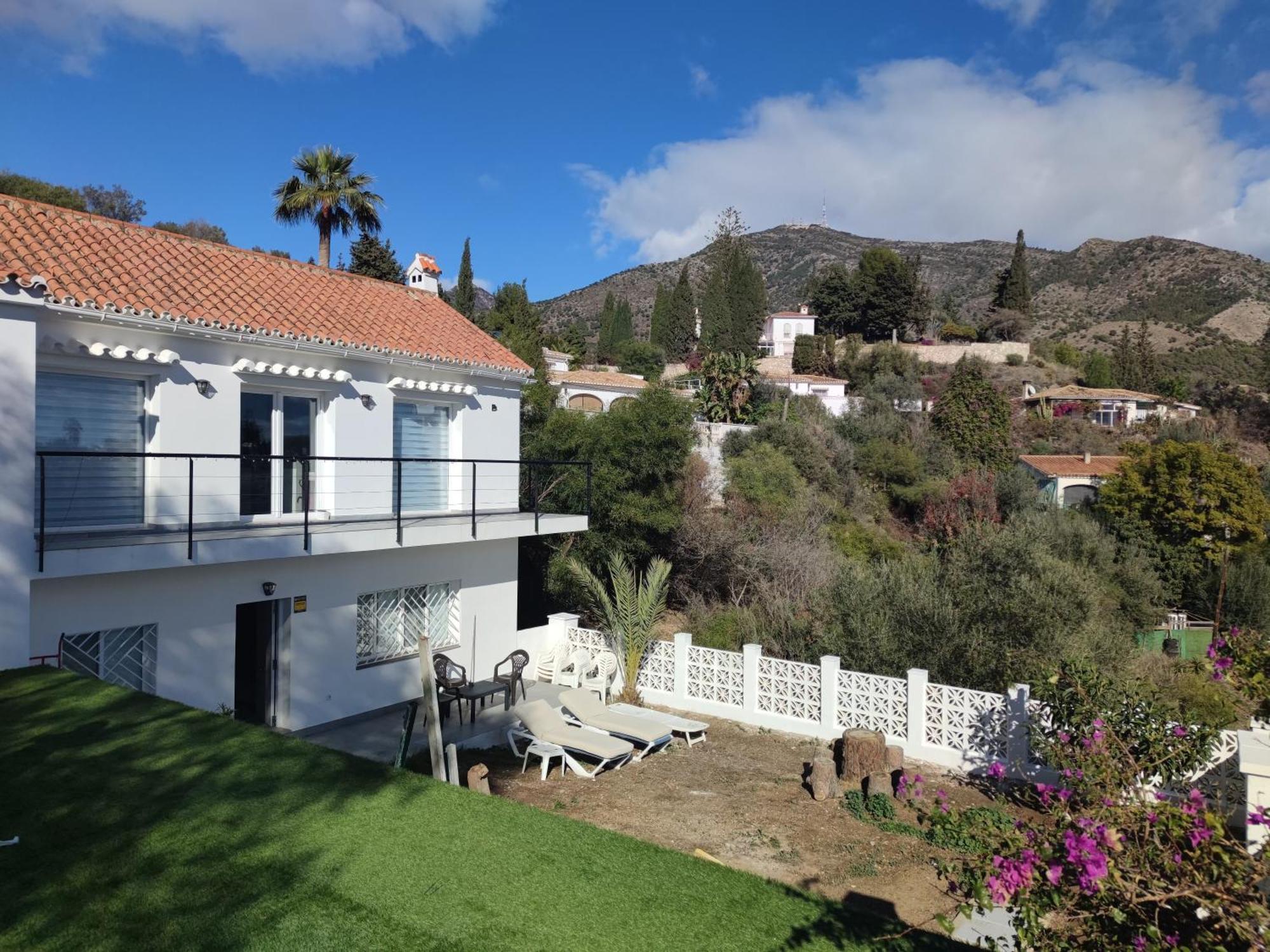 Planta Independiente En Villa Primavera ミハス エクステリア 写真